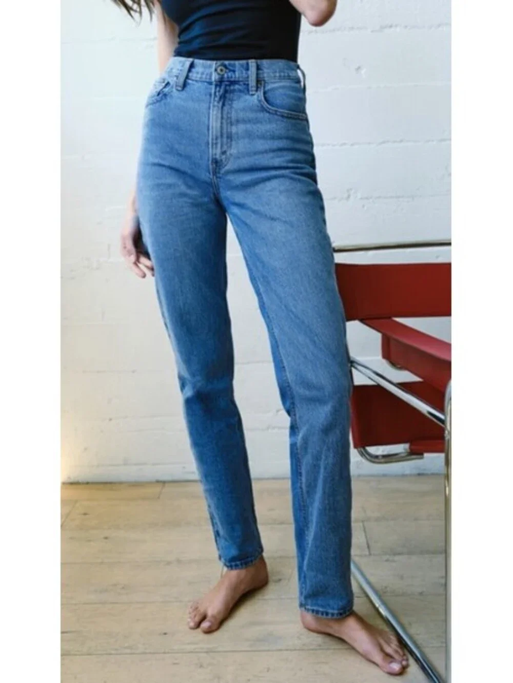 Abercrombie & Fitch The 90's Straight Ultra High Rise Jean- Women's 33 NWOT